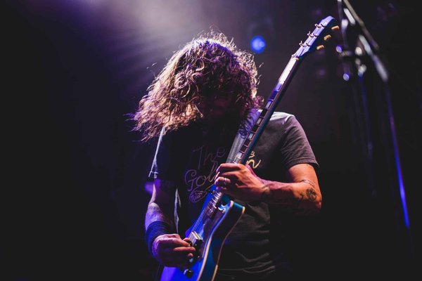 Quelles techniques pour écrire des critiques de concerts de rock ?